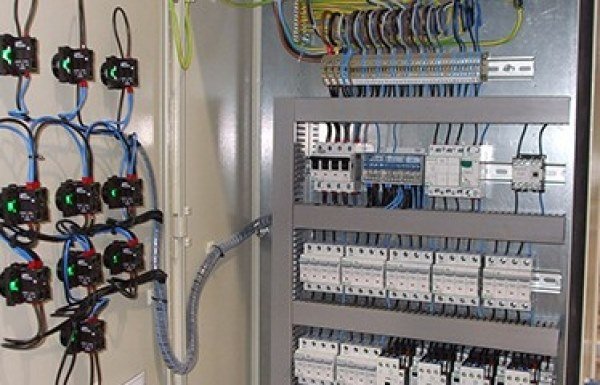 Electrician - Instalatii electrice si automatizari